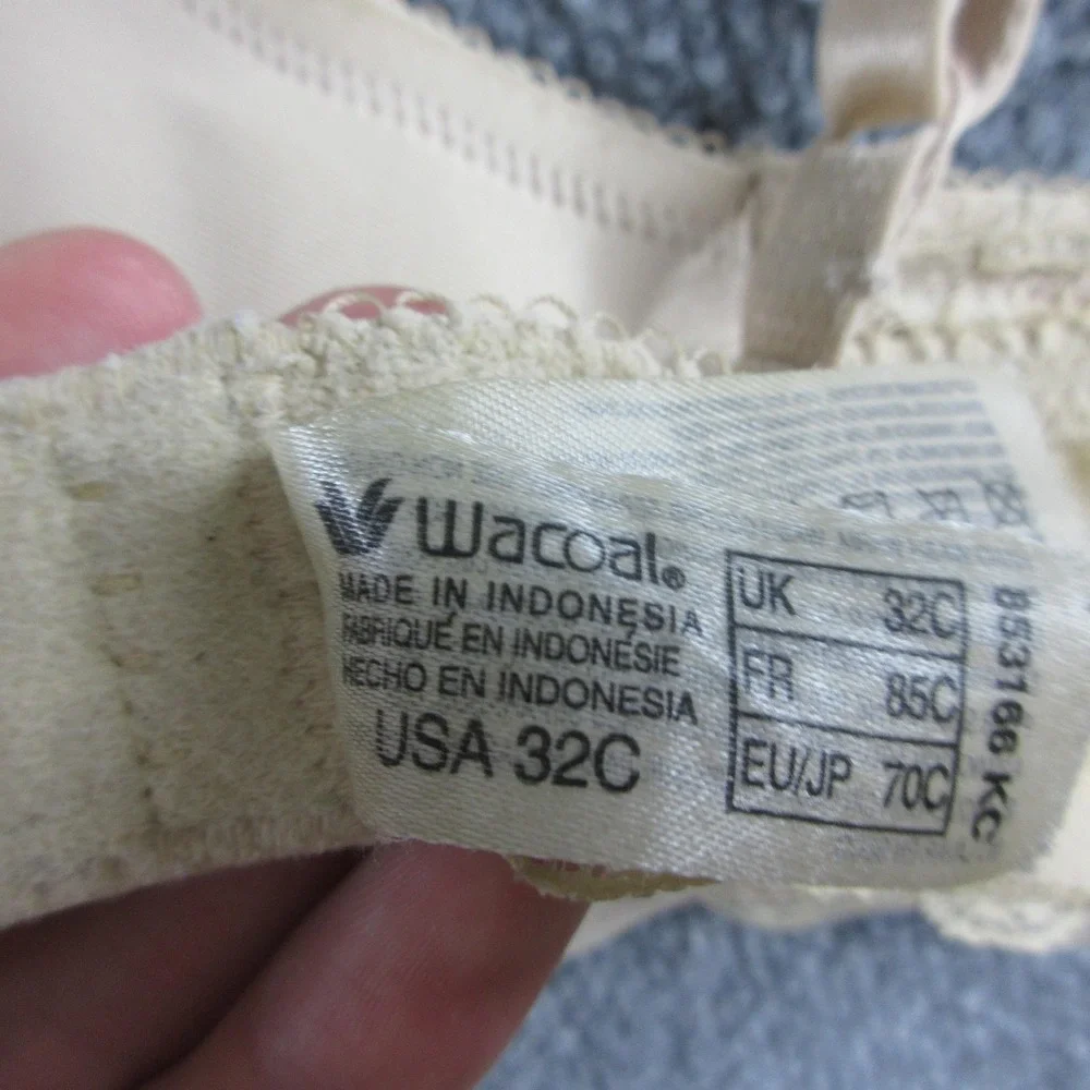 Wacoal Bra Womens 32C Beige T-Shirt Molded Padded Underwire Lace Everyday